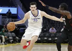 lol下注网站_勇士对开拓者库里62分全场录像